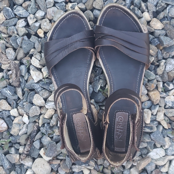 Sandles - Picture 4 of 7